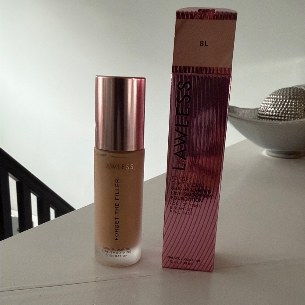LAWLESS Forget The Filler Foundation - shade 8L